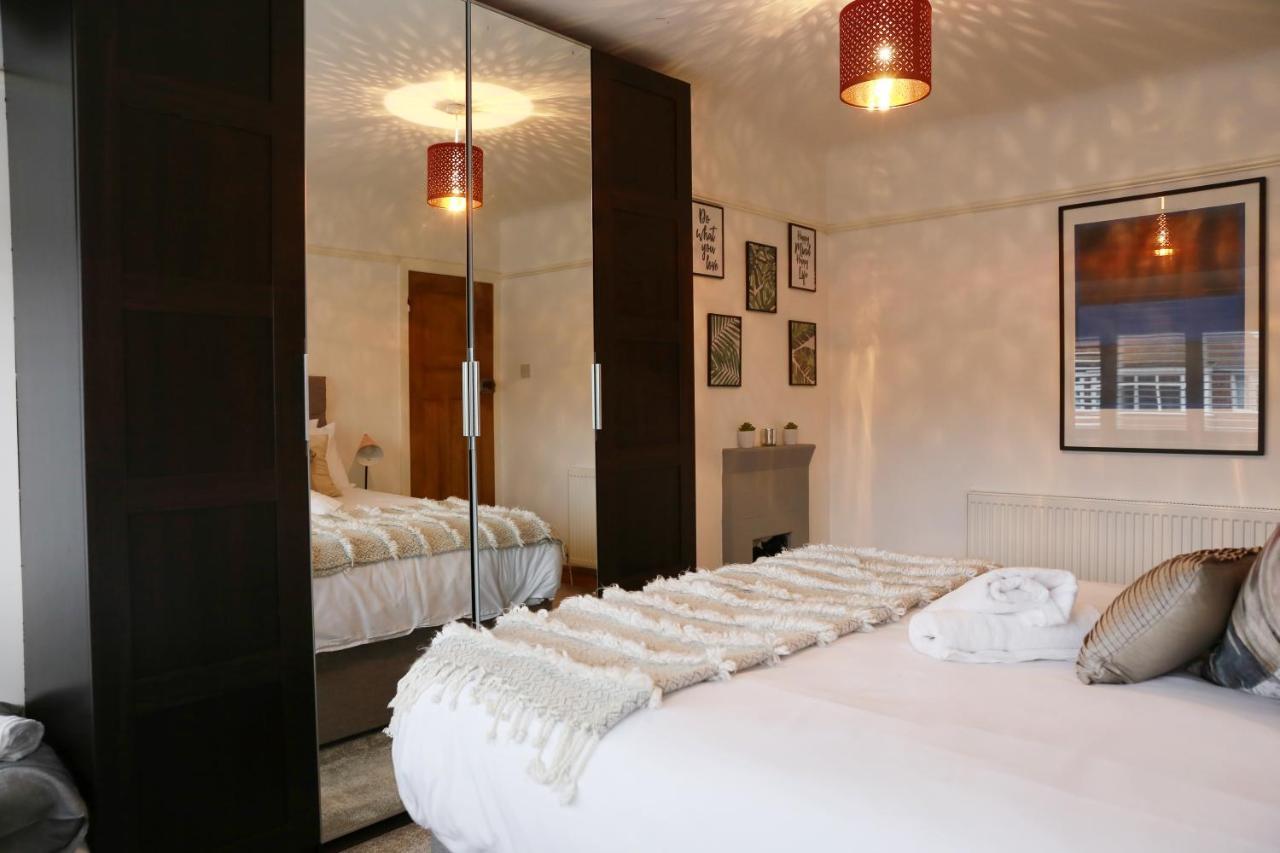 Lions Den - Zoo Accommodation Chester Luaran gambar