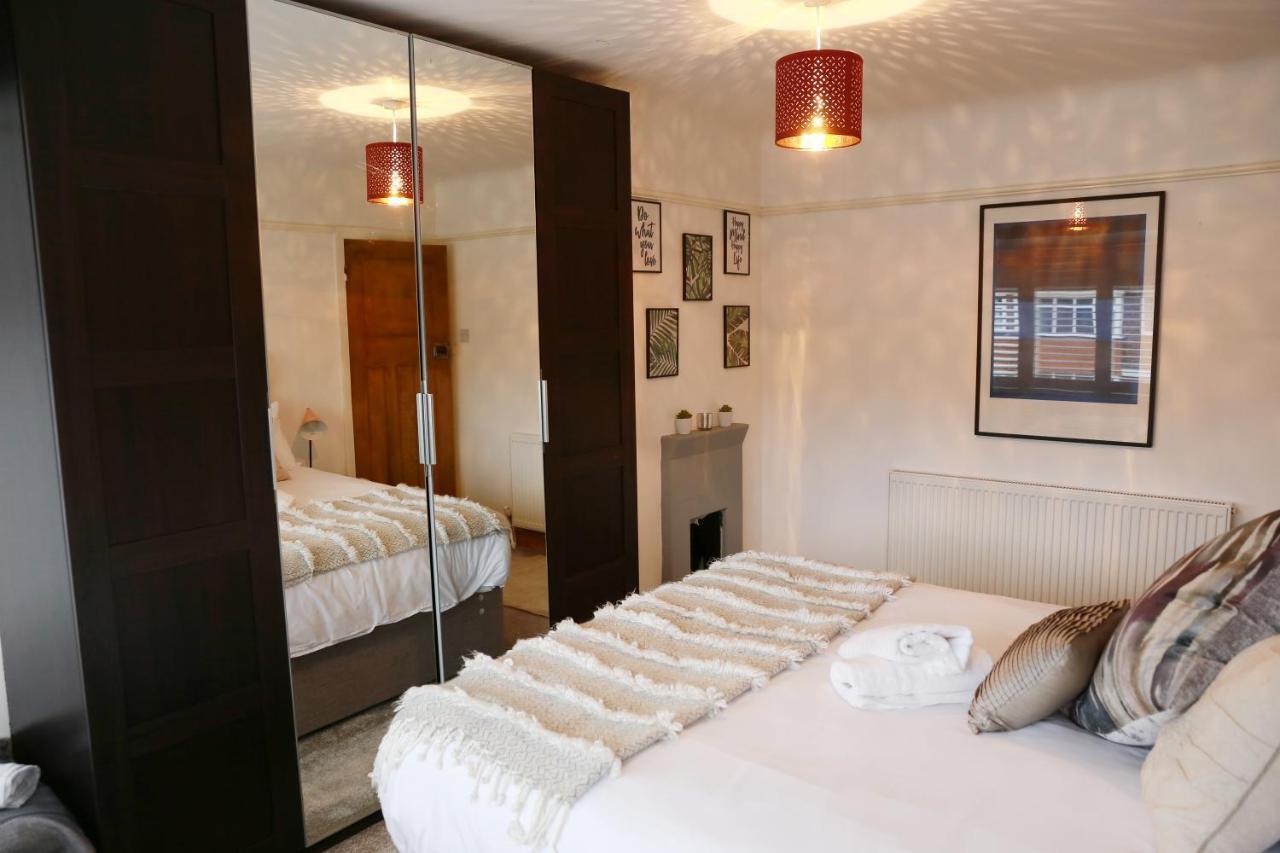 Lions Den - Zoo Accommodation Chester Luaran gambar